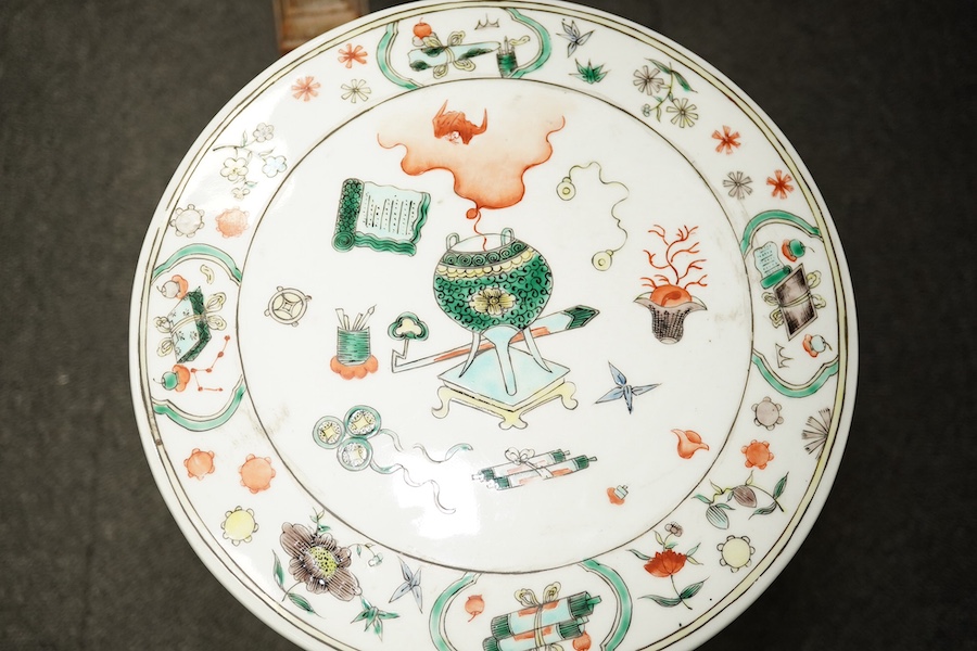 CORRECTION LATE 20th century, A large Chinese famille verte pedestal table and four matching stools